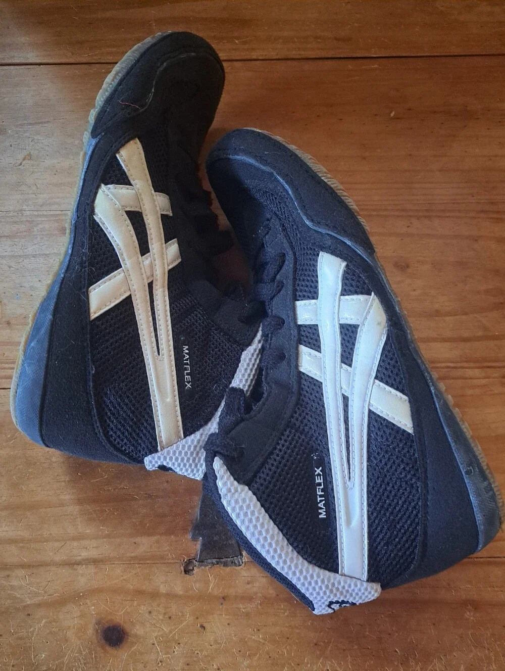 Asics MATFLEX Wrestling Shoes, Big Kid's 6.5Y, Black White JY701